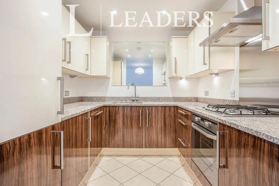 Bradley Court, Worcester, WR5, photo 5
