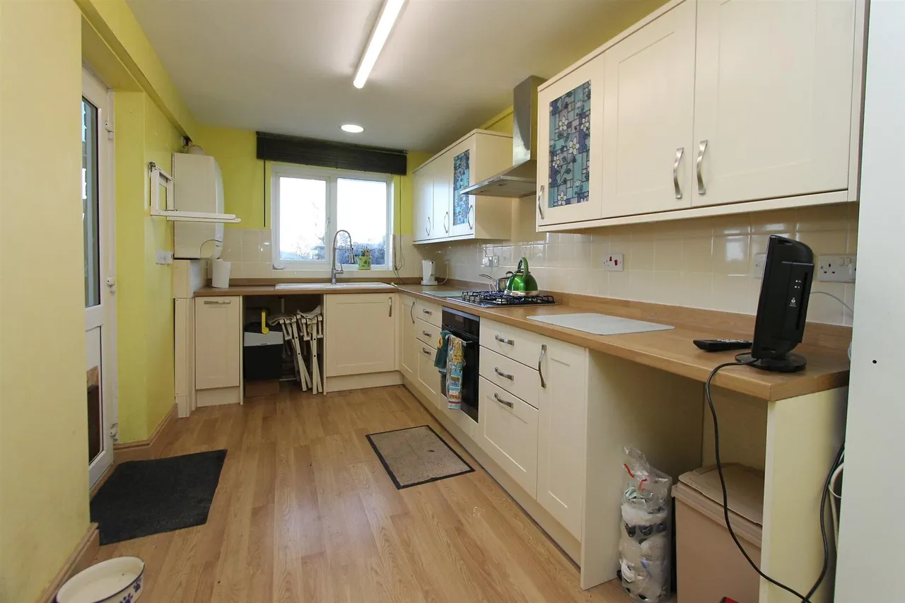 Brompton Drive, Brierley Hill, photo 6
