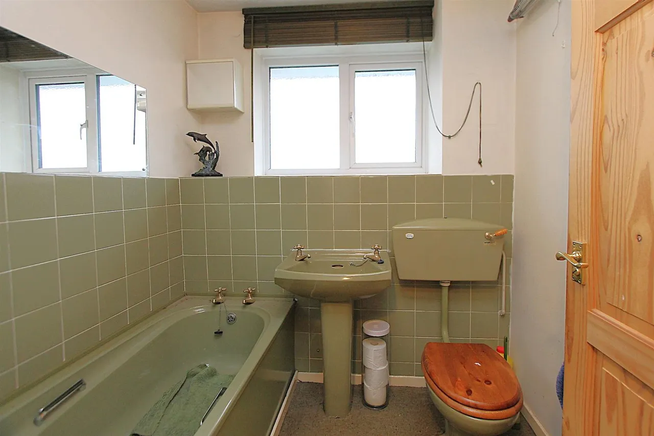 Brompton Drive, Brierley Hill, photo 13