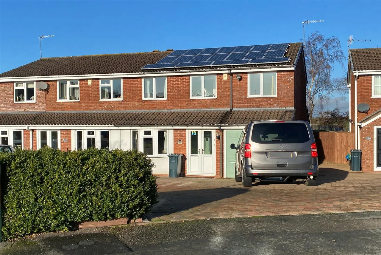 Brompton Drive, Brierley Hill, photo 15