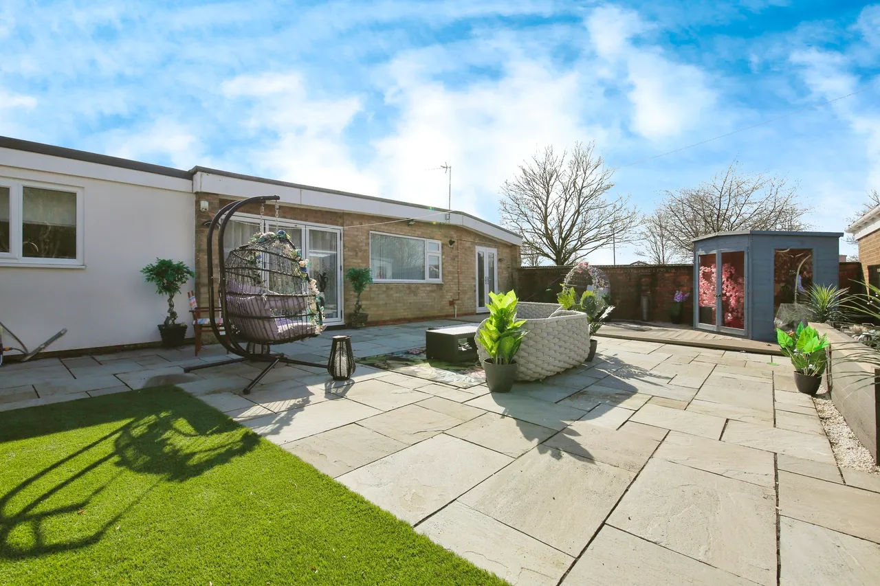 Bousfield Crescent, Newton Aycliffe, photo 2
