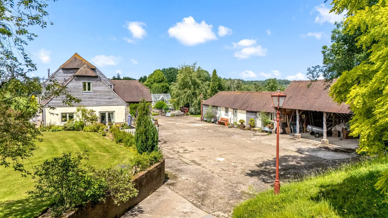 Forest Row, RH18, photo 3