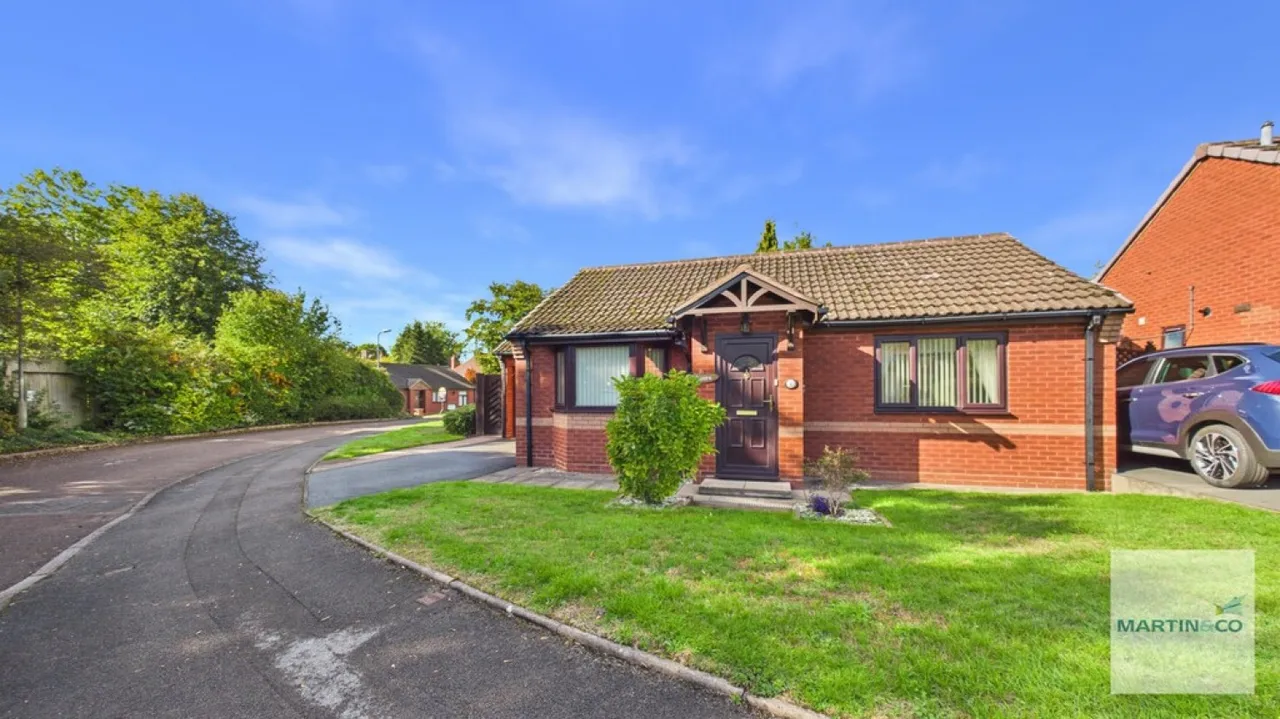 2 bed house for sale, Goldieslie Close, Sutton Coldfield, B73