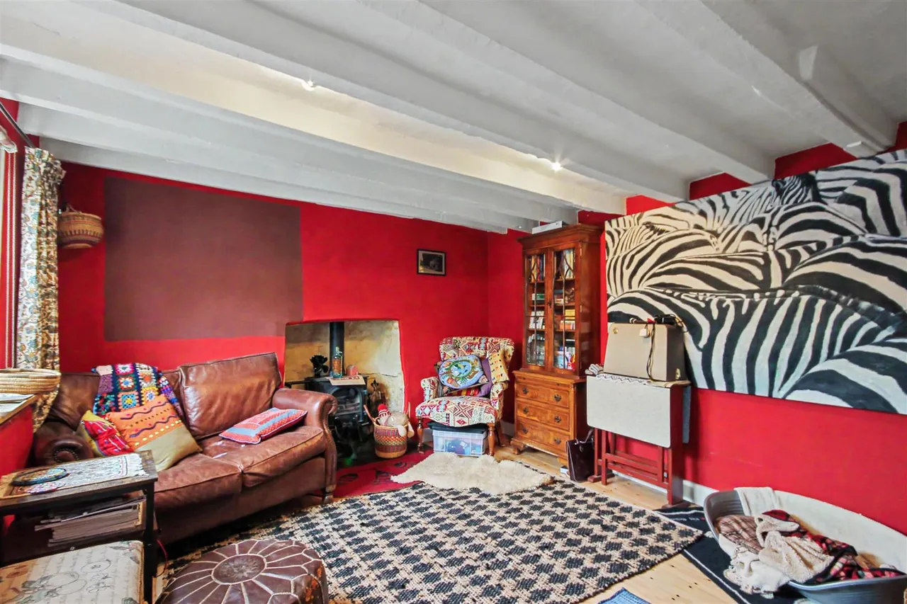 Bull Hill, Leatherhead, KT22, photo 9