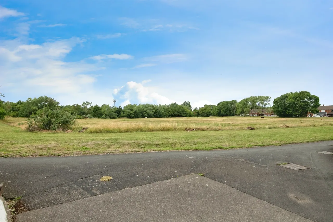 Mills Walk, Tipton, DY4, photo 16