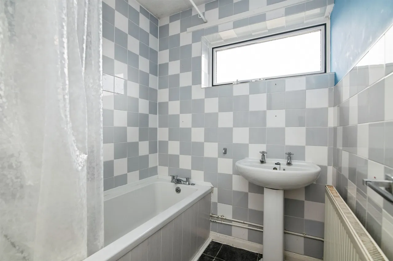 Mills Walk, Tipton, DY4, photo 12