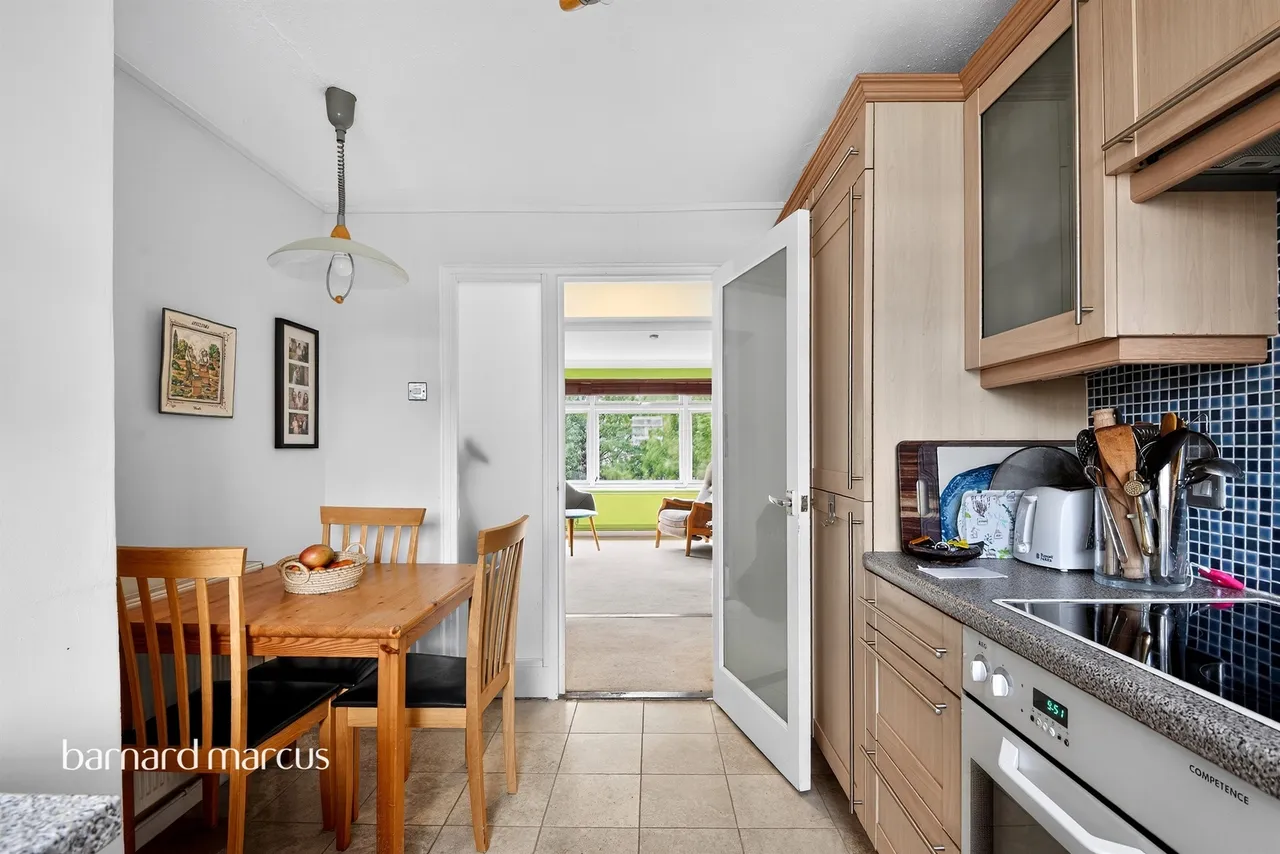 Downs Hill Road, Epsom, KT18, photo 8