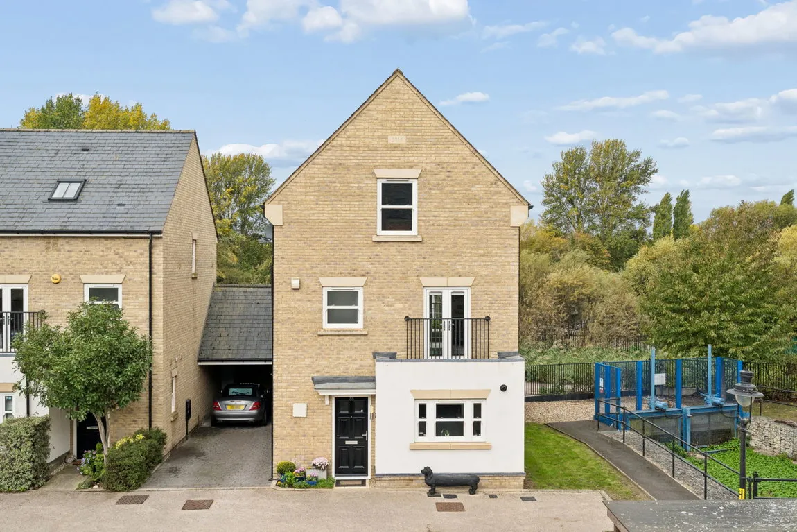 4 bed house for sale, Royal Quay, Harefield, UB9