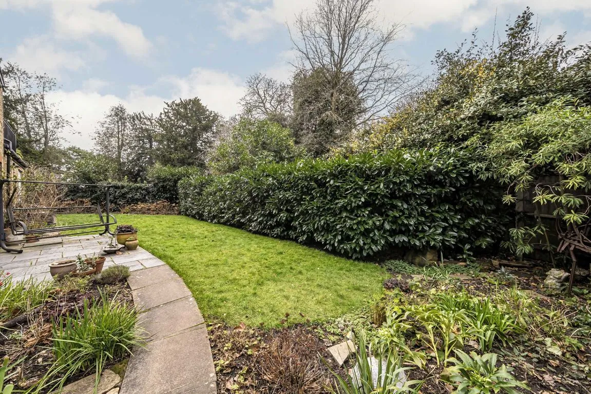 Kingston Road, TW11, photo 5