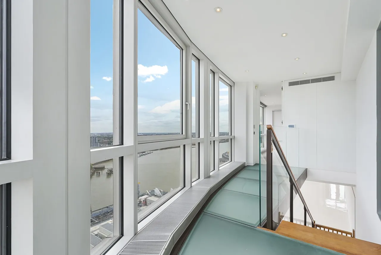 Fairmont Avenue, London, E14, photo 14
