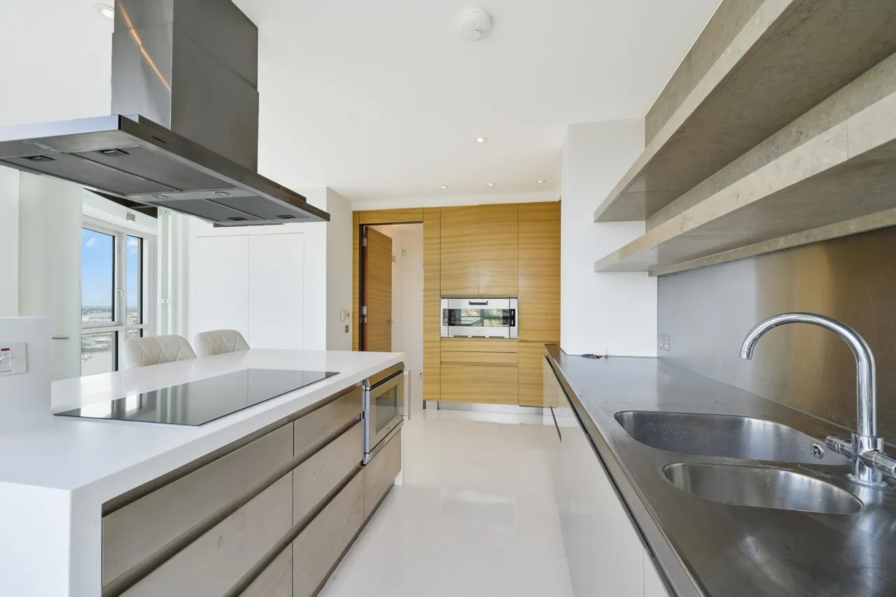 Fairmont Avenue, London, E14, photo 10