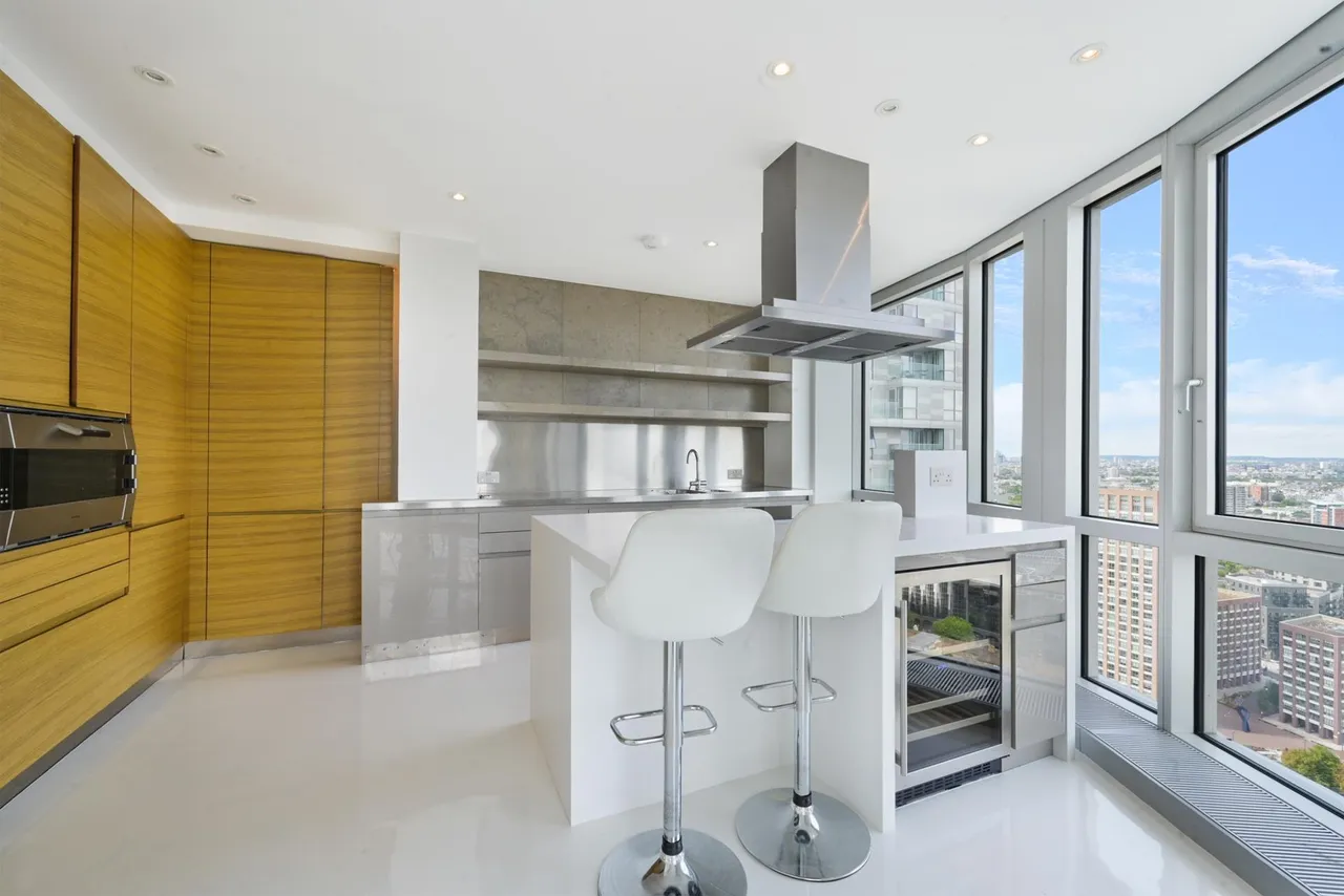Fairmont Avenue, London, E14, photo 2