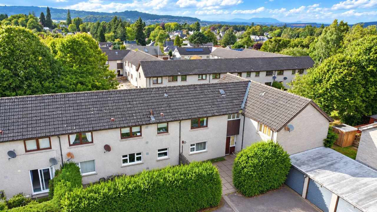 2 bed flat for sale, Esk Road, Inverness, IV2