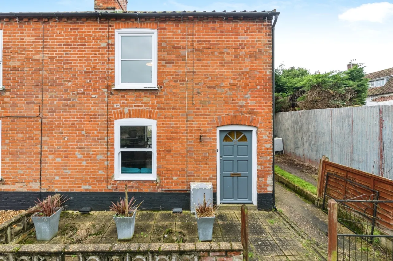2 bed house for sale, Swan Lane, Halesworth, IP19