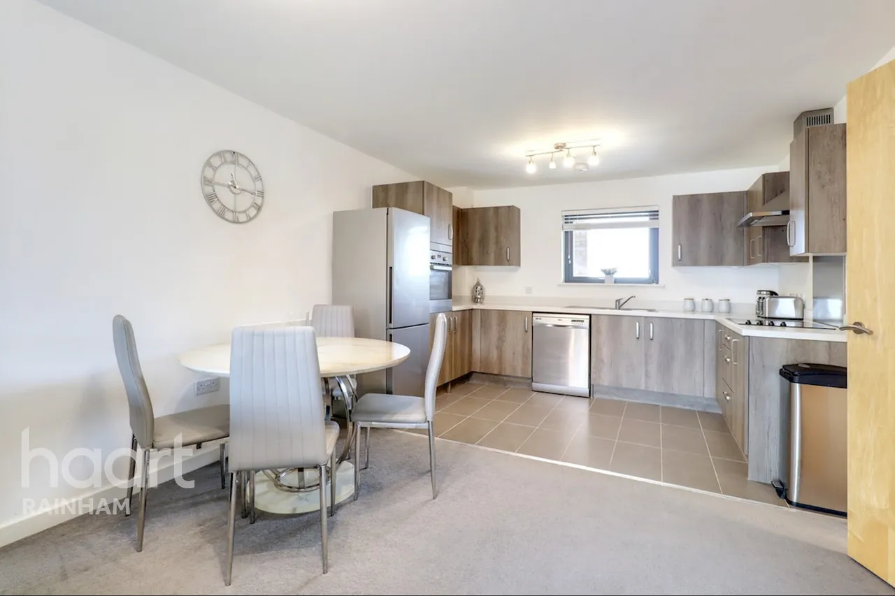 Broadis Way, Rainham, RM13, photo 11