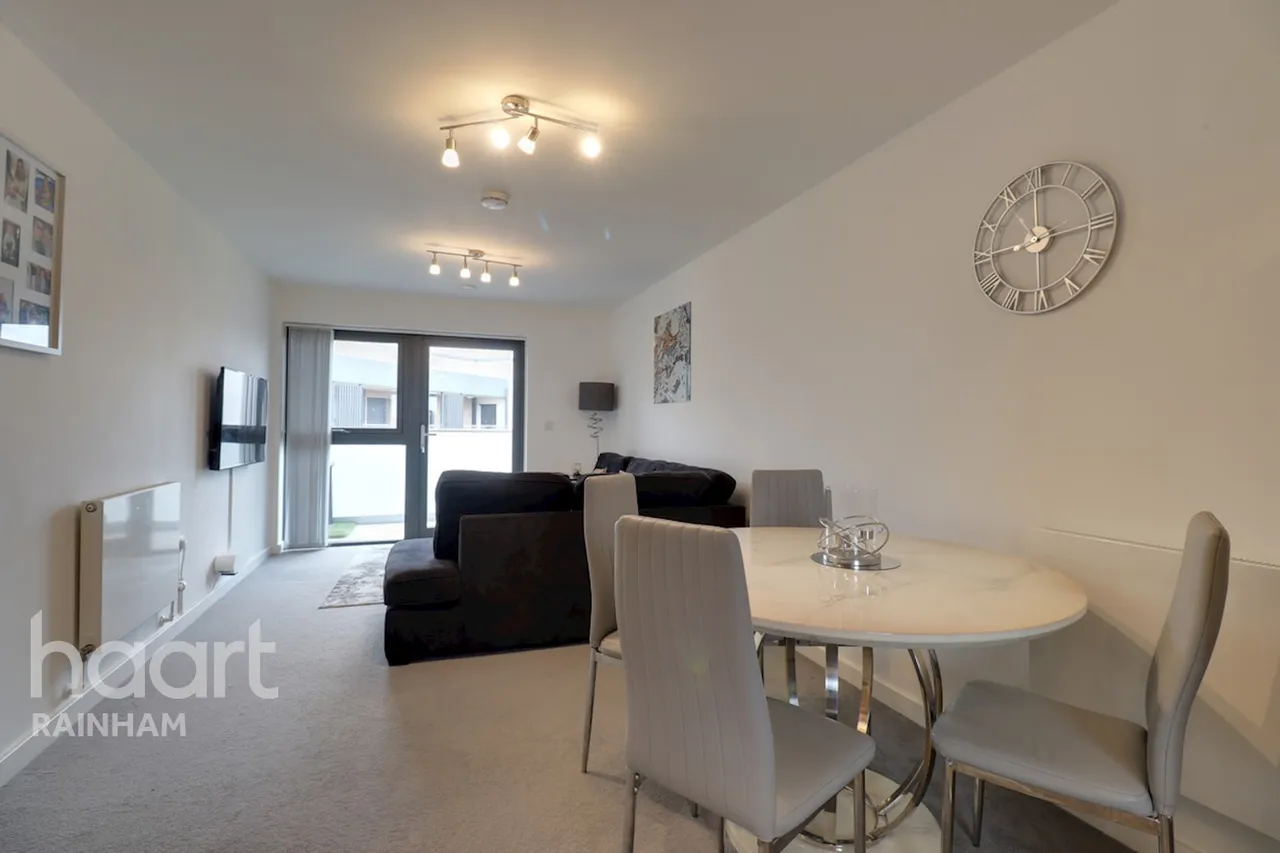 Broadis Way, Rainham, RM13, photo 5