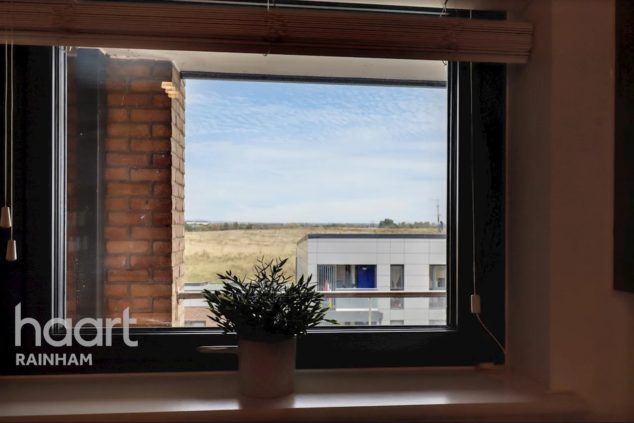 Broadis Way, Rainham, RM13, photo 12