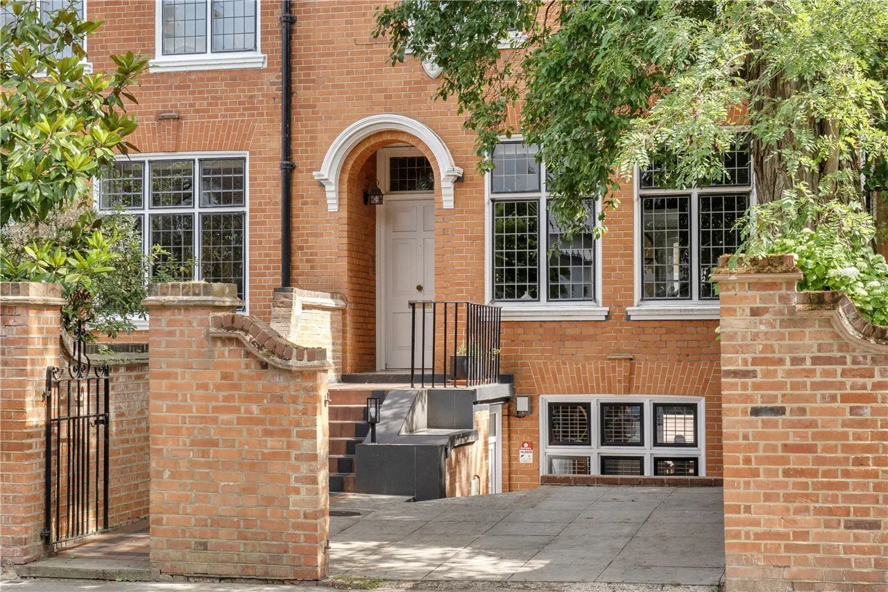Bedford Gardens, London, W8, photo 7