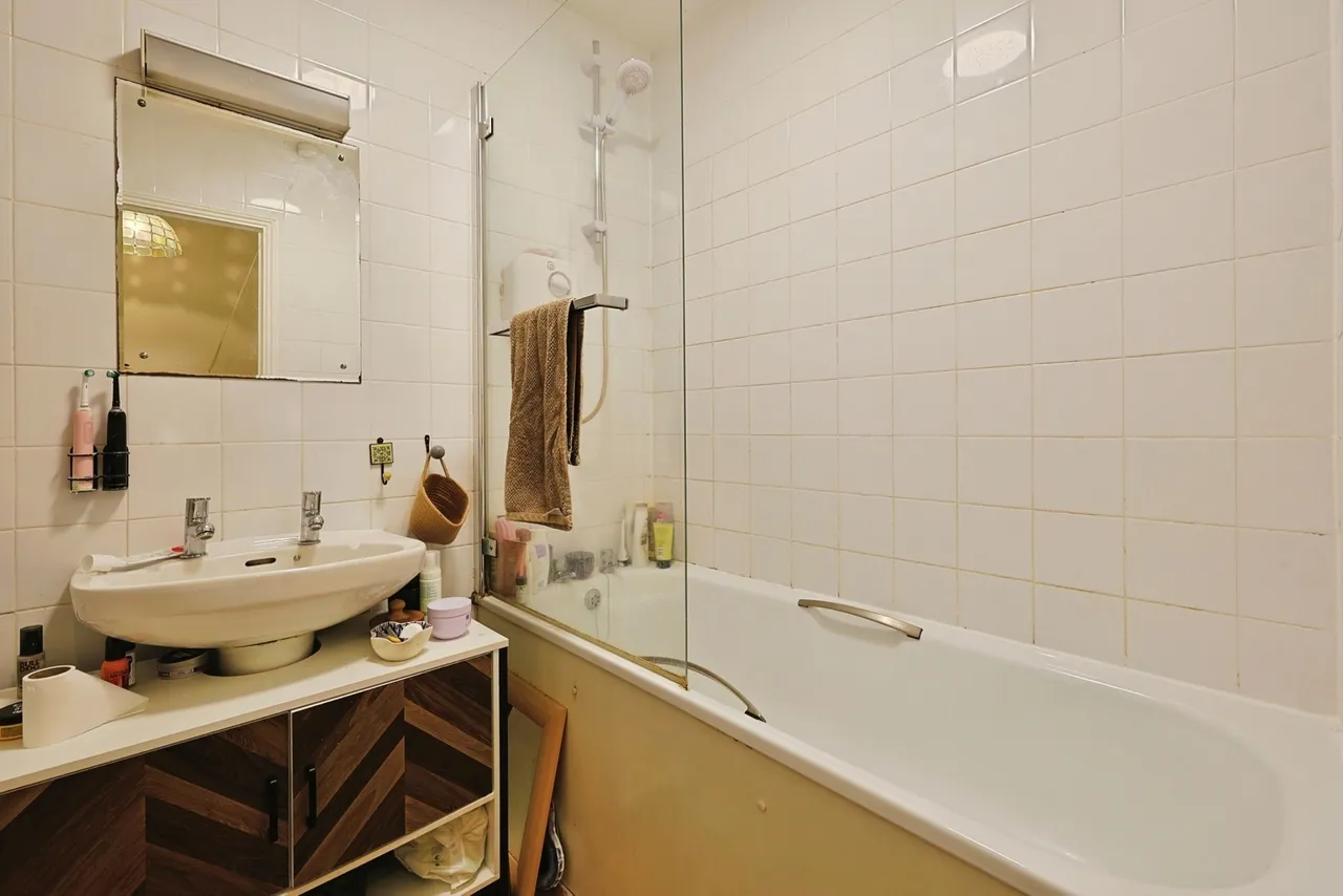 Bramlands Close, London, SW11, photo 16