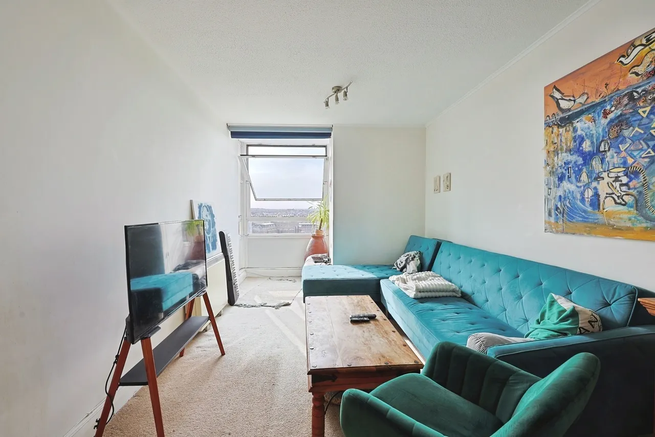 2 bed flat for sale — Bramlands Close, London, SW11