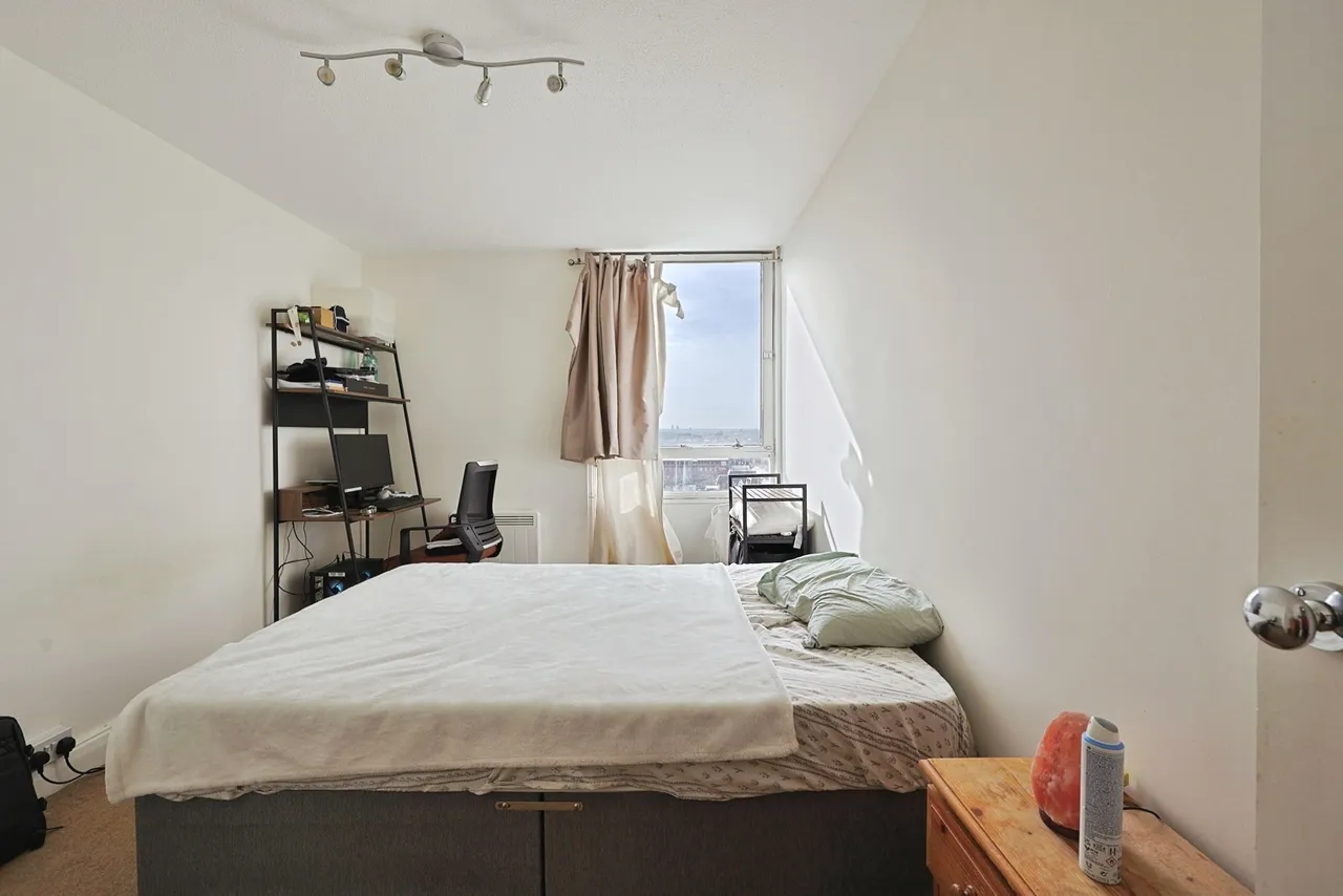 Bramlands Close, London, SW11, photo 19
