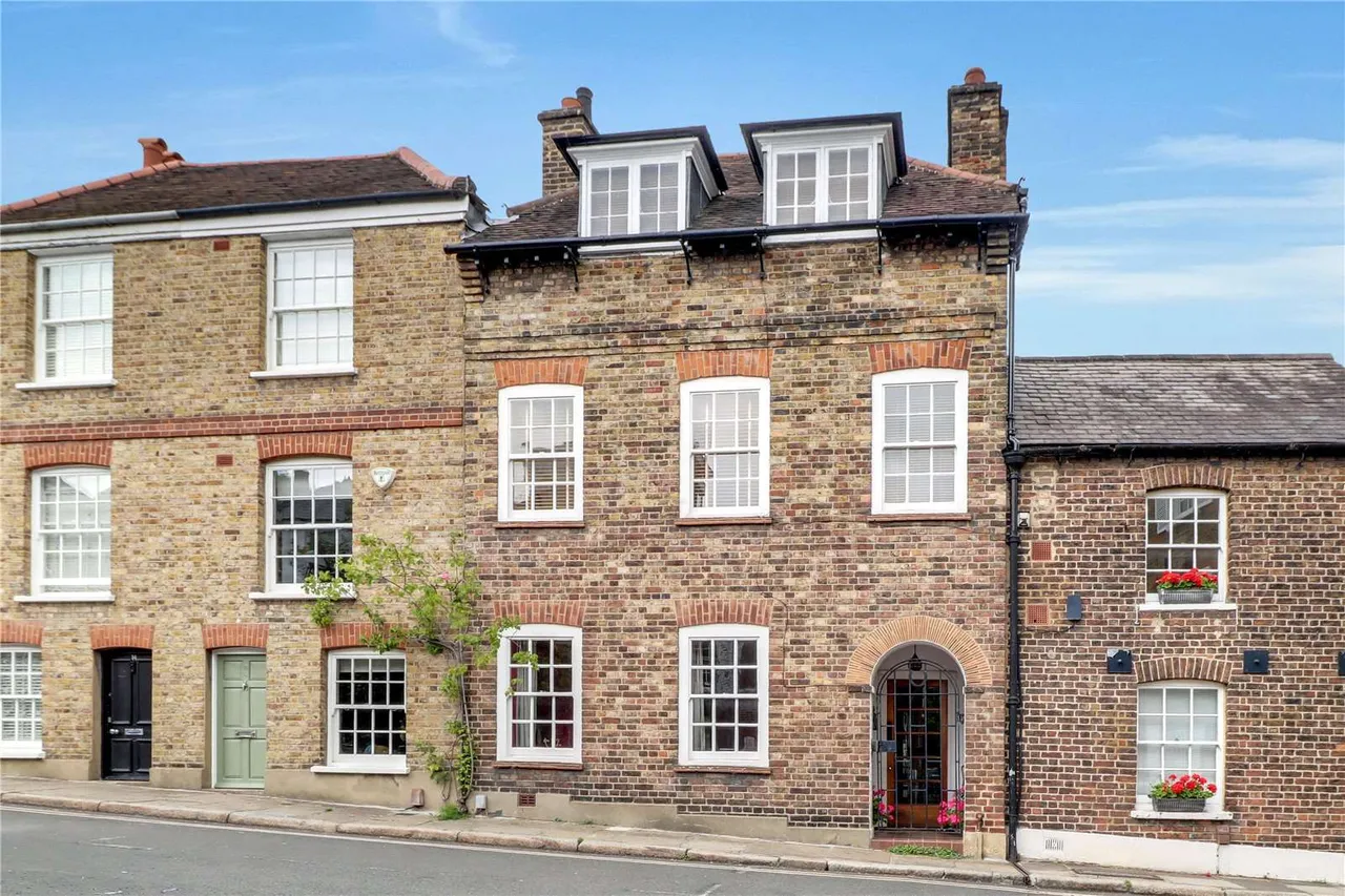 5 bed house for sale — The Mount Square, London, NW3 6SX