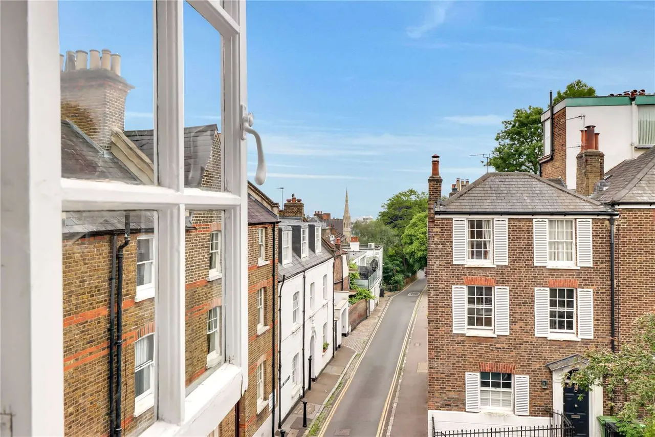 The Mount Square, London, NW3 6SX, photo 2