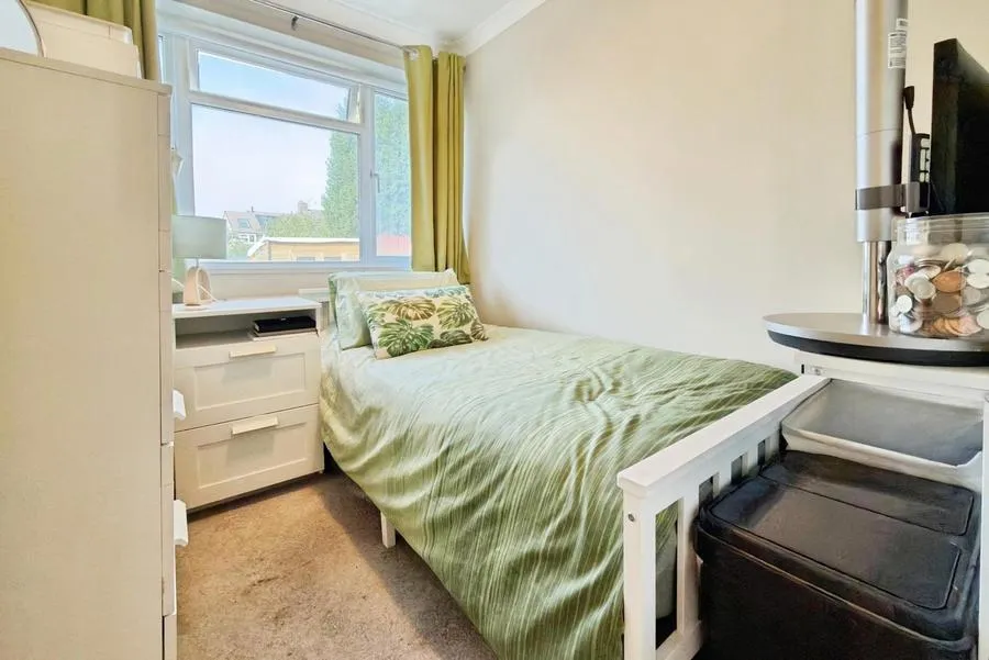 Warren Close, Sandhurst, GU47, photo 12