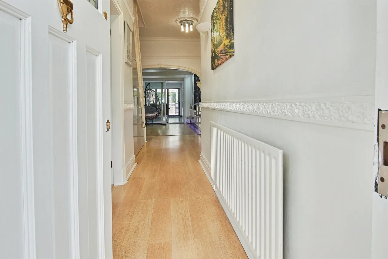 Devonshire Drive, West Bromwich, B71, photo 26