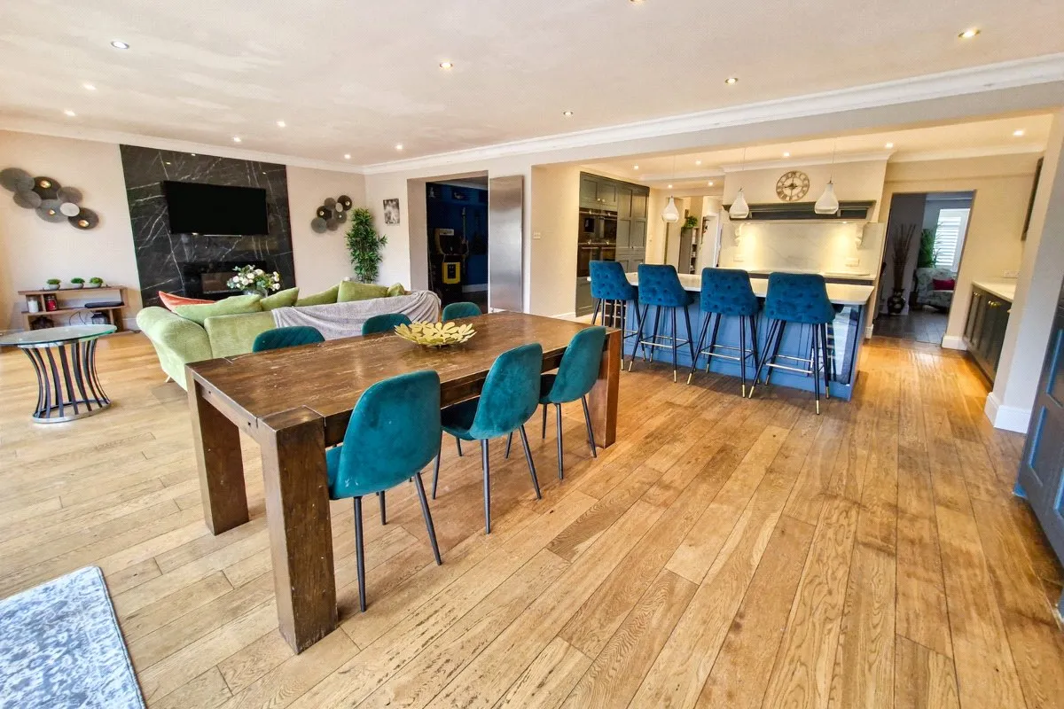 Coleford Bridge Road, Mytchett, Camberley, Surrey, GU16 6DZ, photo 2