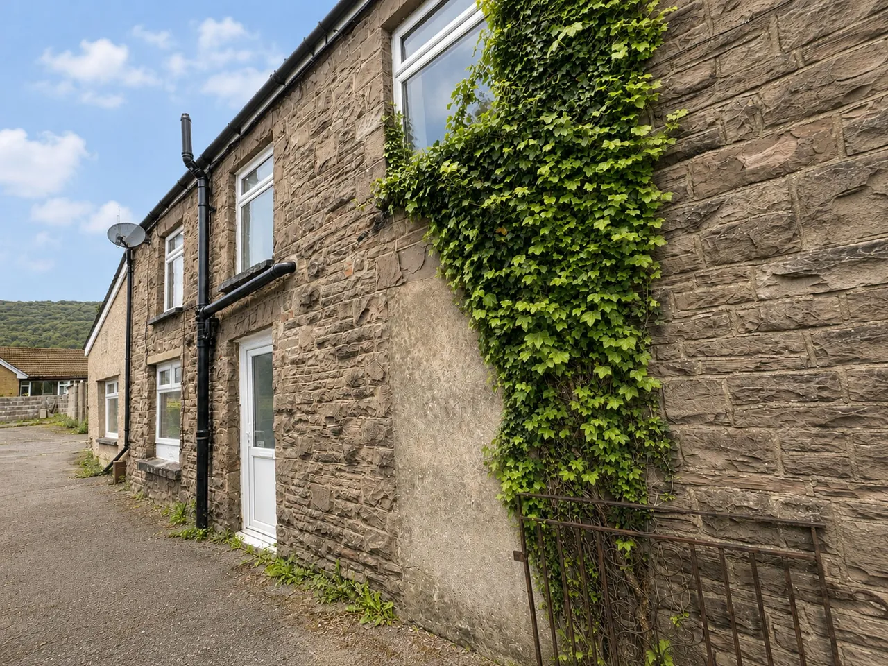 Hereford Road, Mardy, NP7, photo 2