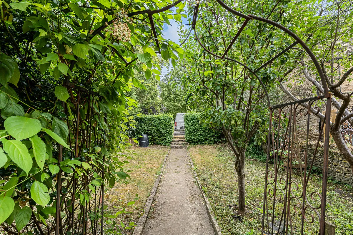 The Green, Bletchingdon, photo 5