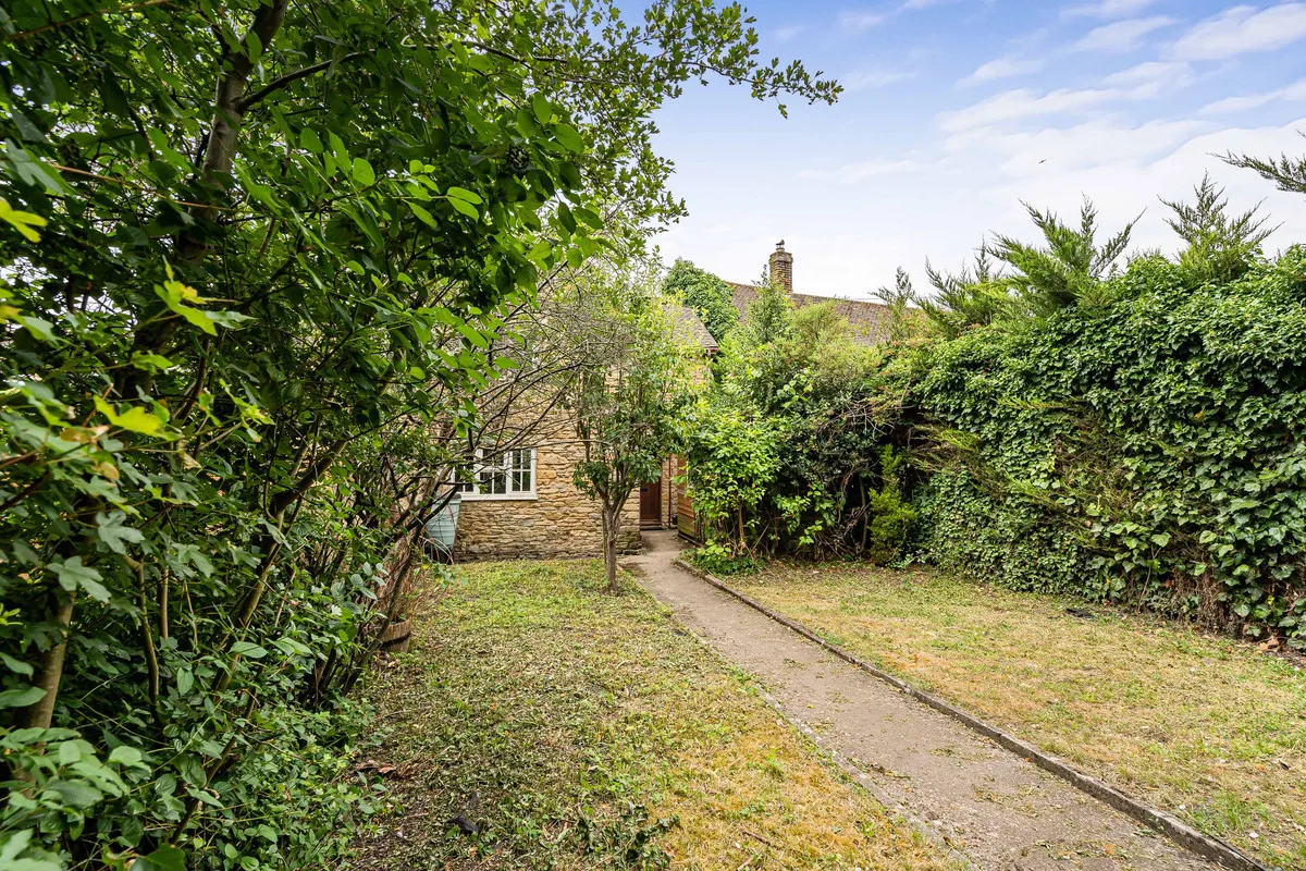 The Green, Bletchingdon, photo 9