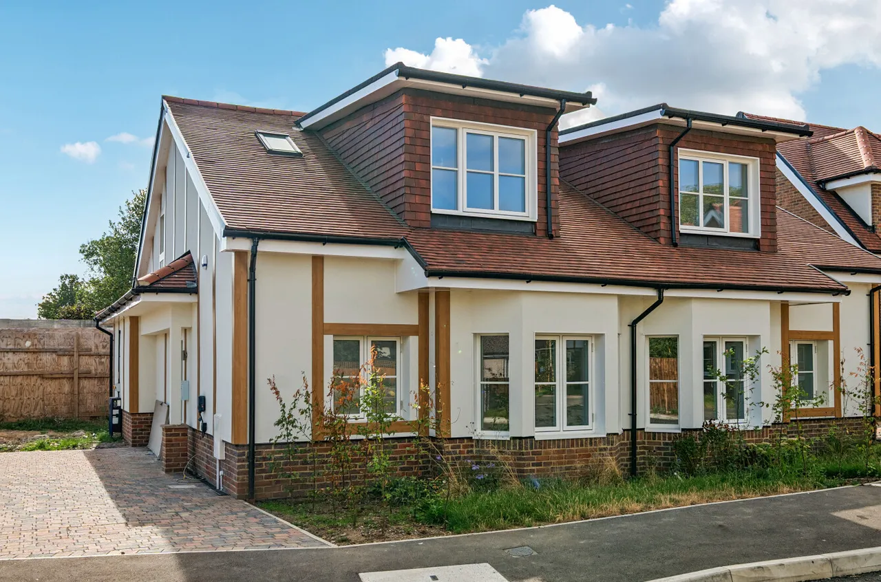 2 bed house for sale, Oregon Square, Orpington