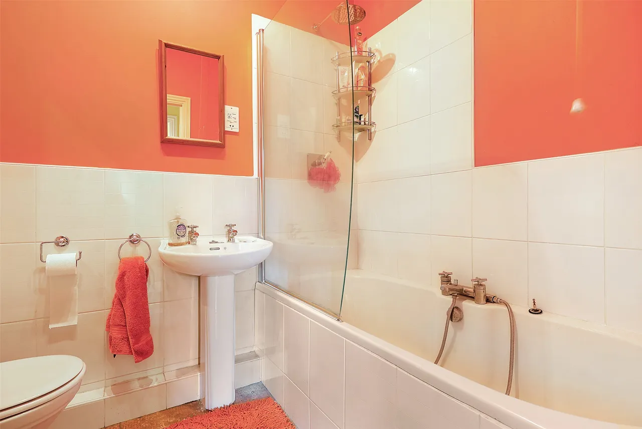 Warrenne Way, Reigate, RH2, photo 10