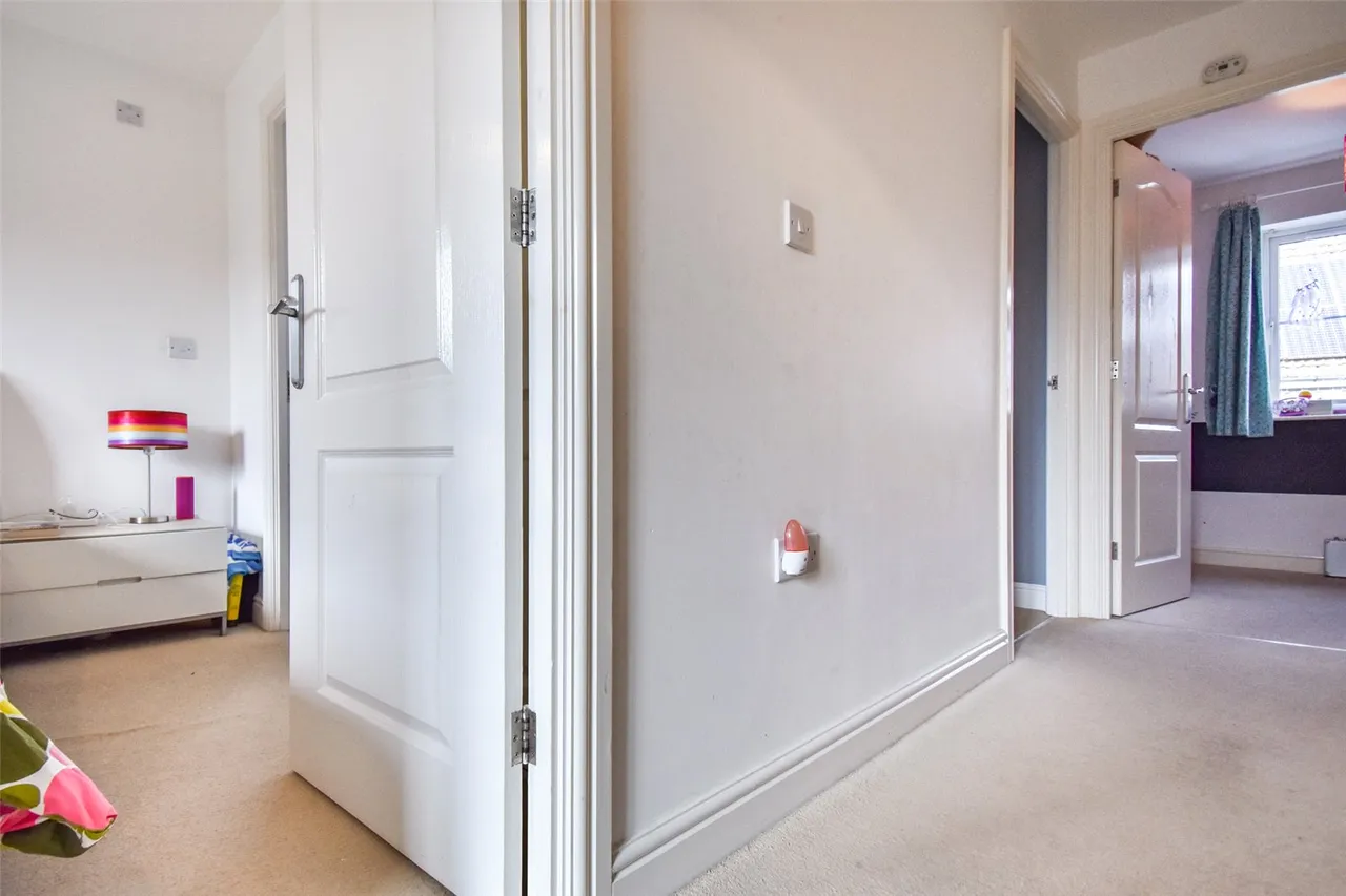 Woodland Walk, Aldershot, Hampshire, GU12 4FF, photo 8