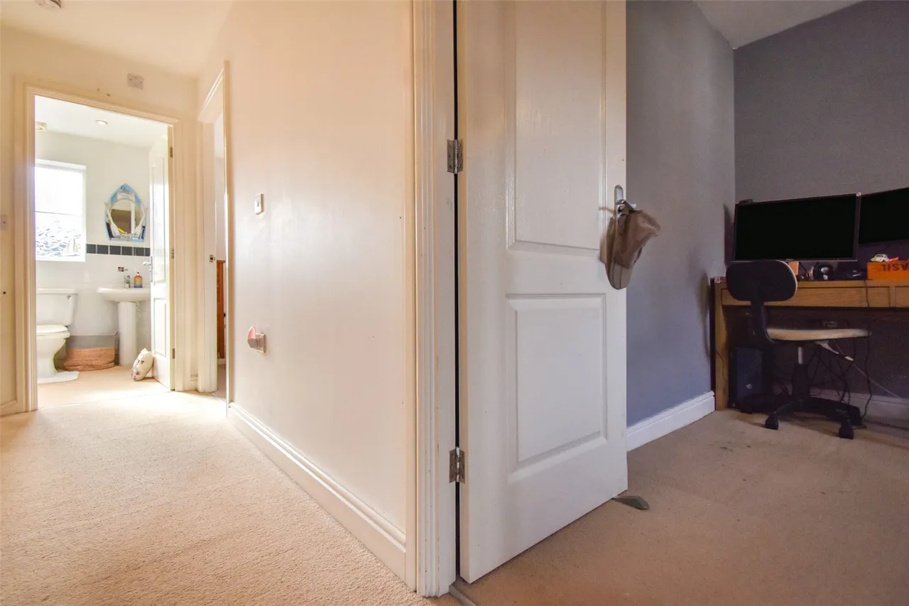 Woodland Walk, Aldershot, Hampshire, GU12 4FF, photo 9
