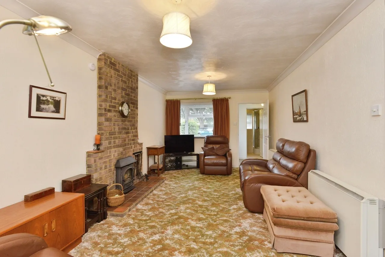 Mays Way, Potterspury, Towcester, Northamptonshire, NN12, photo 2