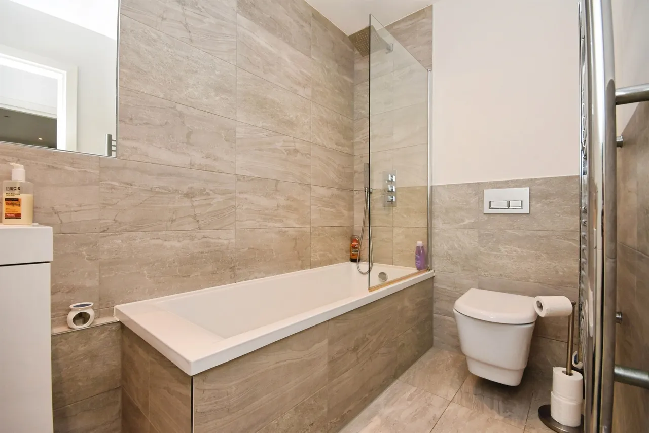 Hubert Road, BRENTWOOD, photo 8