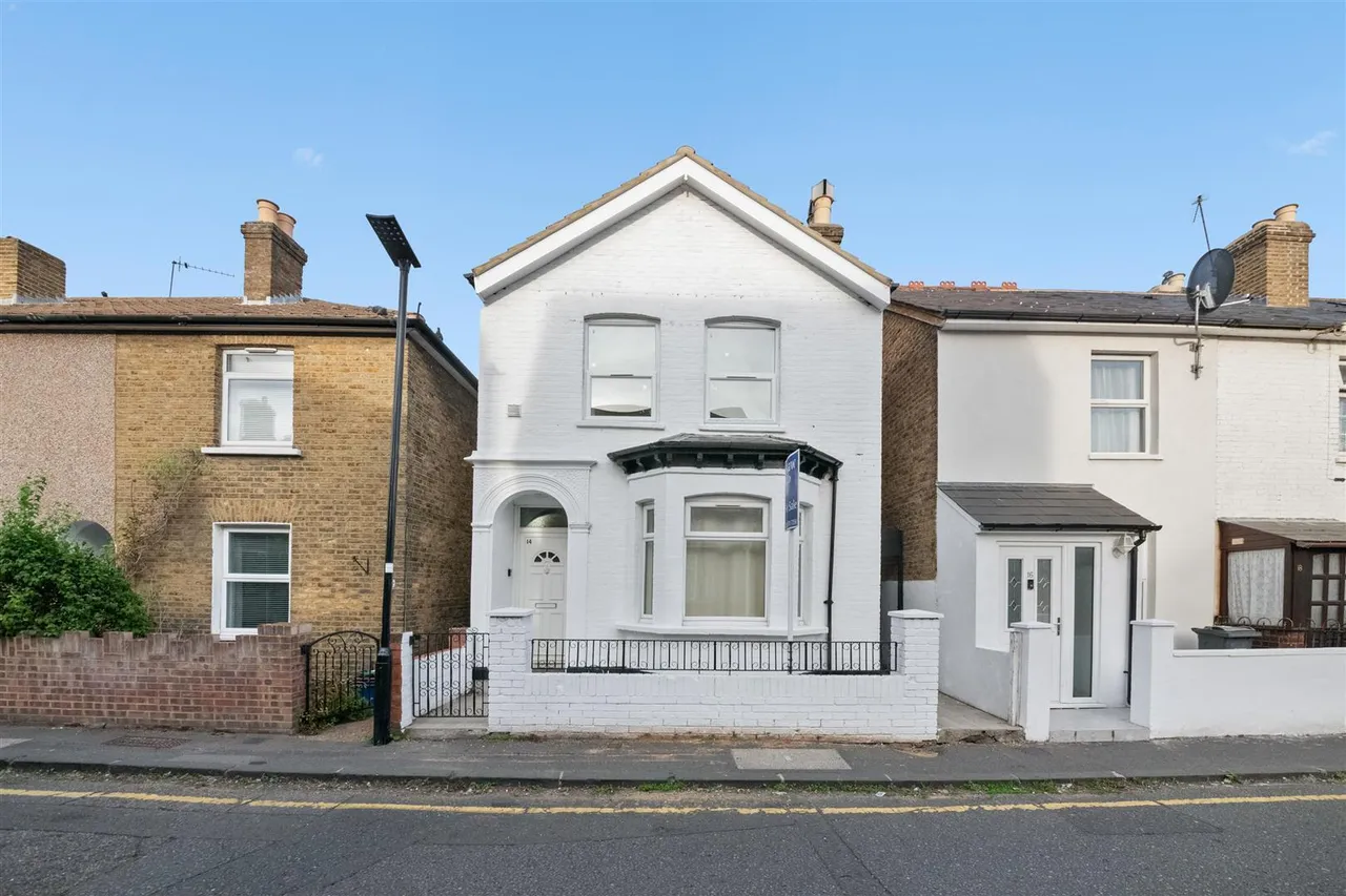 3 bed house for sale, Cromwell Street, Hounslow