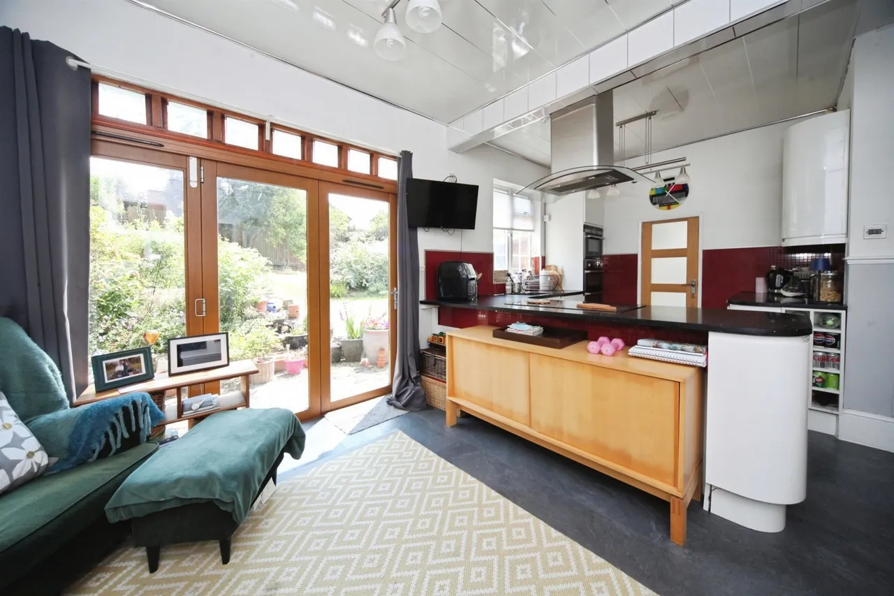Crawley Green Road, Luton, LU2, photo 4