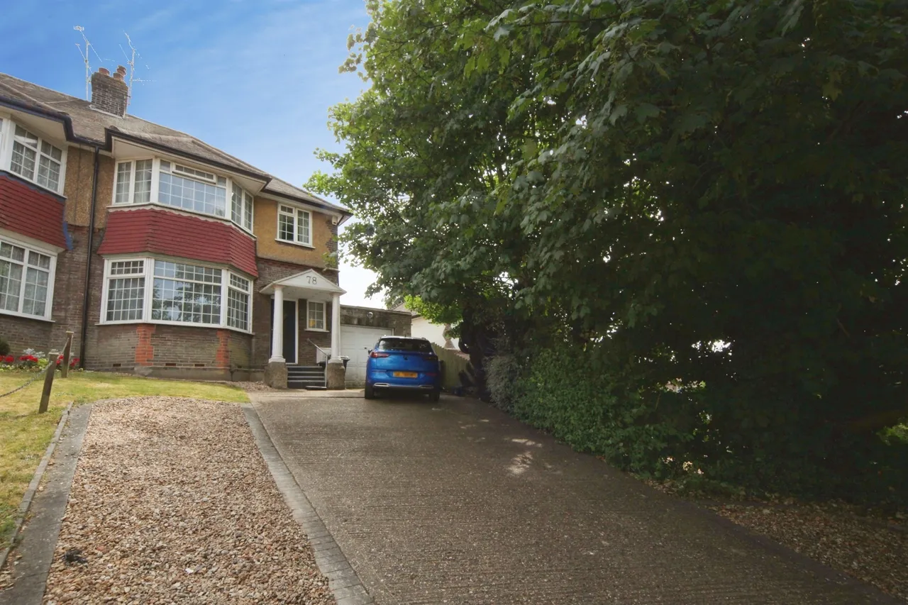 3 bed house for sale, Crawley Green Road, Luton, LU2