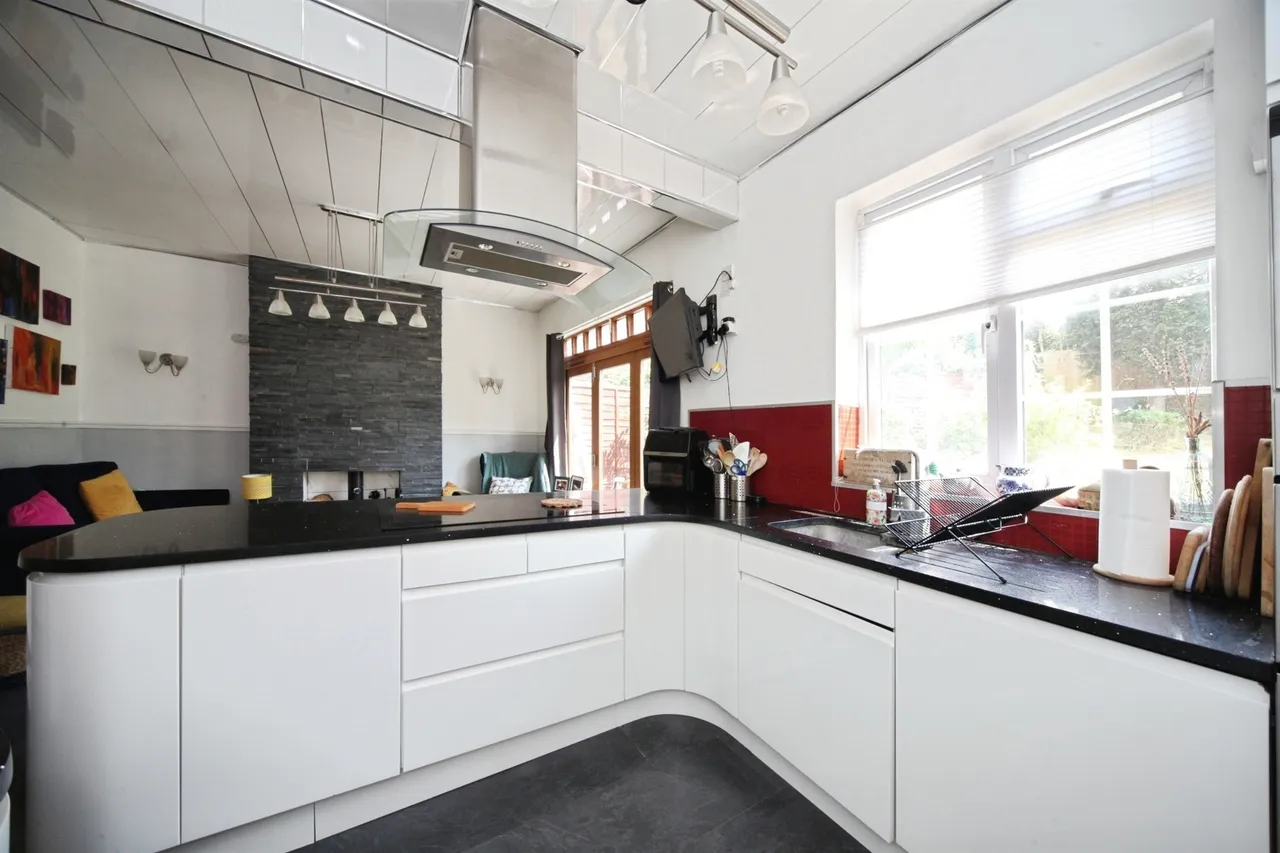 Crawley Green Road, Luton, LU2, photo 5