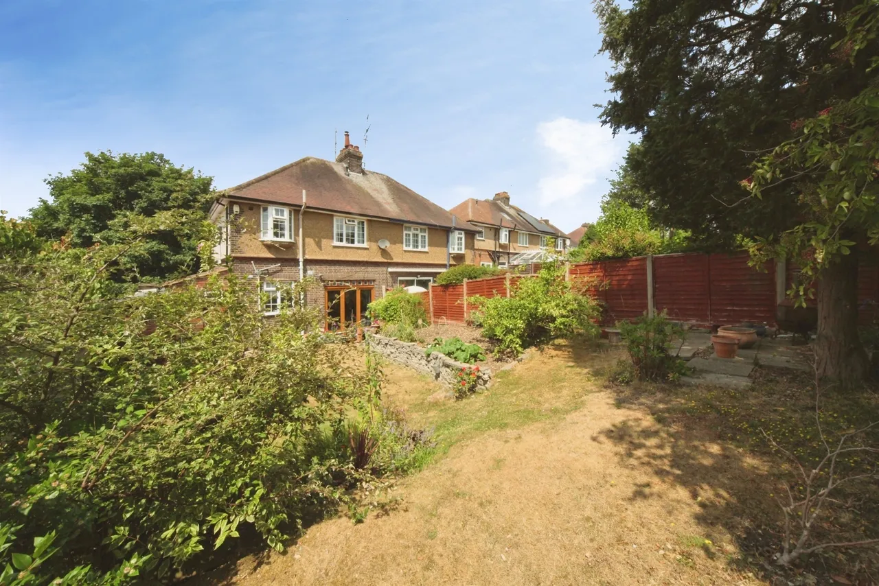 Crawley Green Road, Luton, LU2, photo 10
