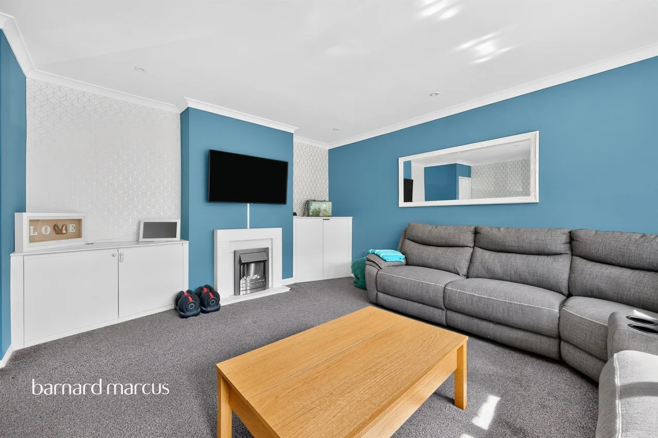 Collier Close, Epsom, KT19, photo 5