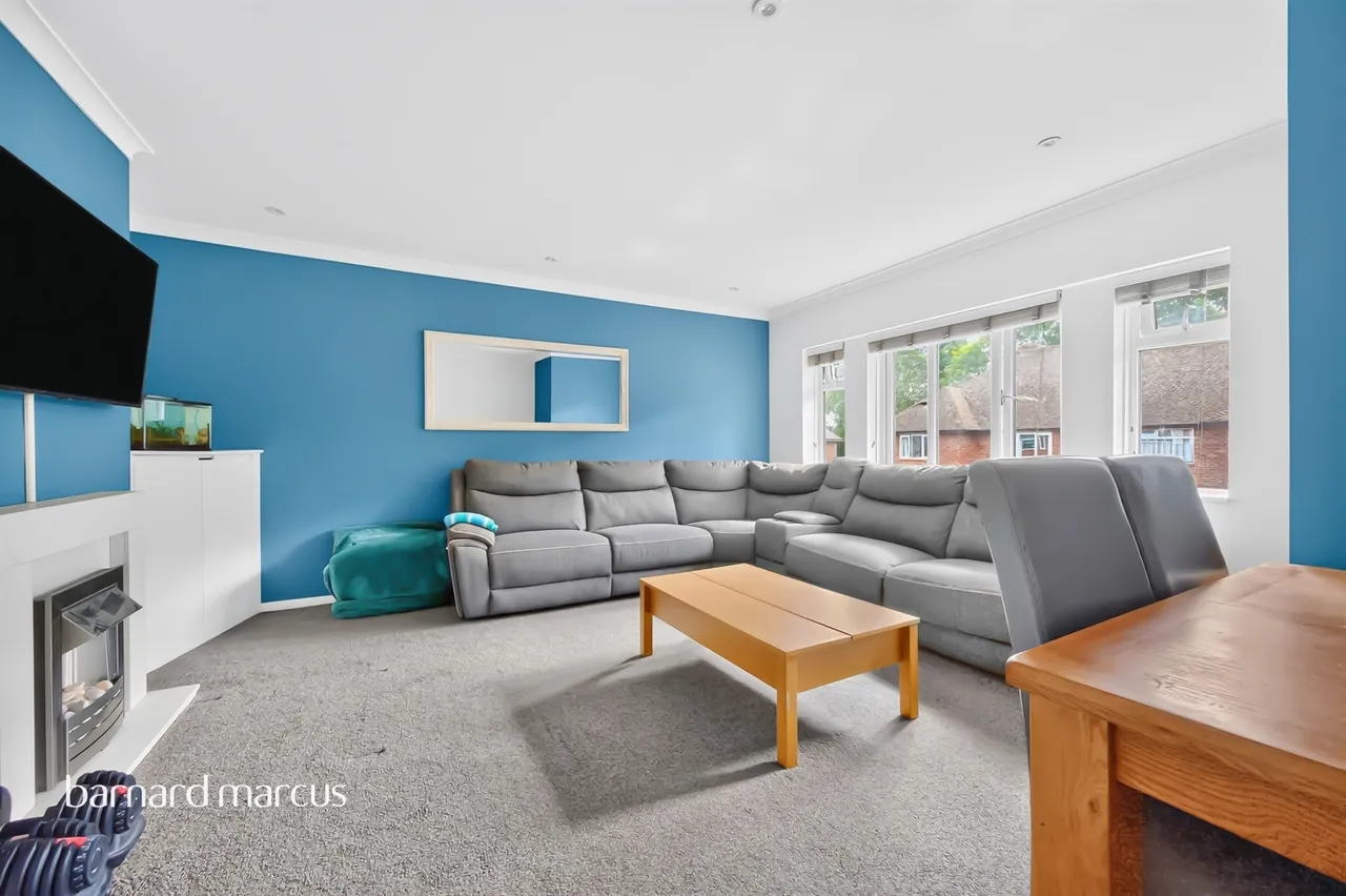 Collier Close, Epsom, KT19, photo 7