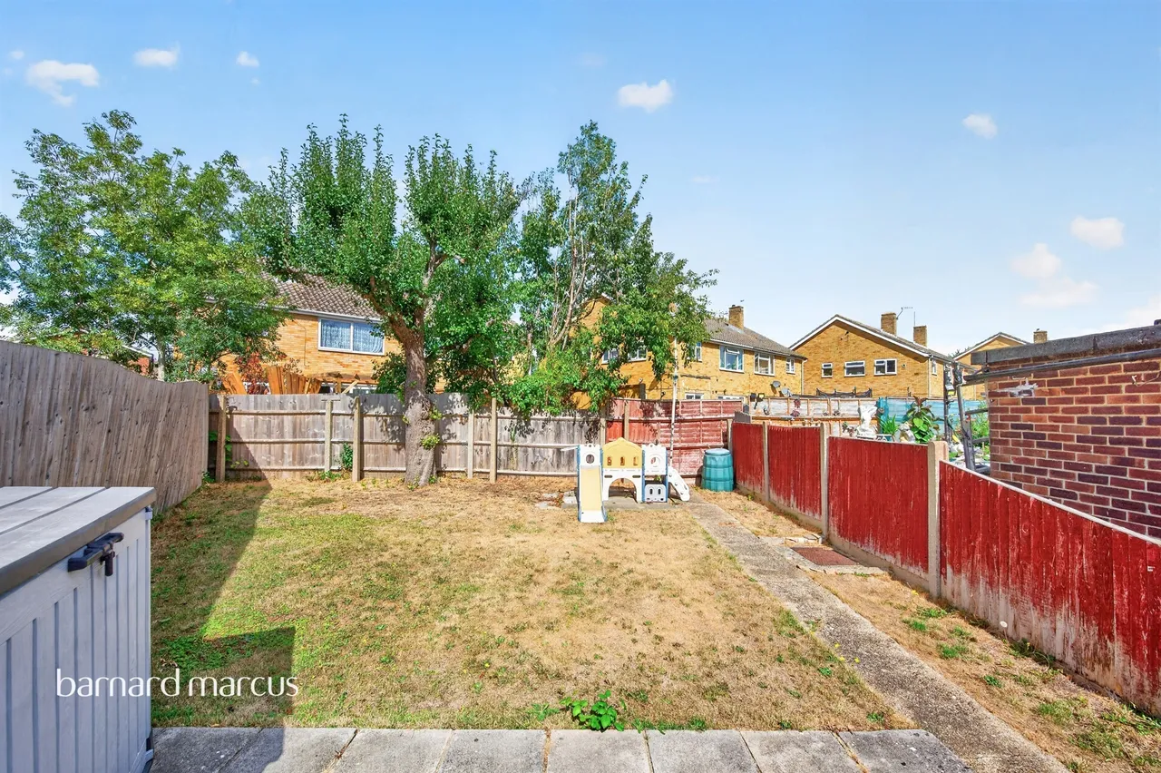 Collier Close, Epsom, KT19, photo 11