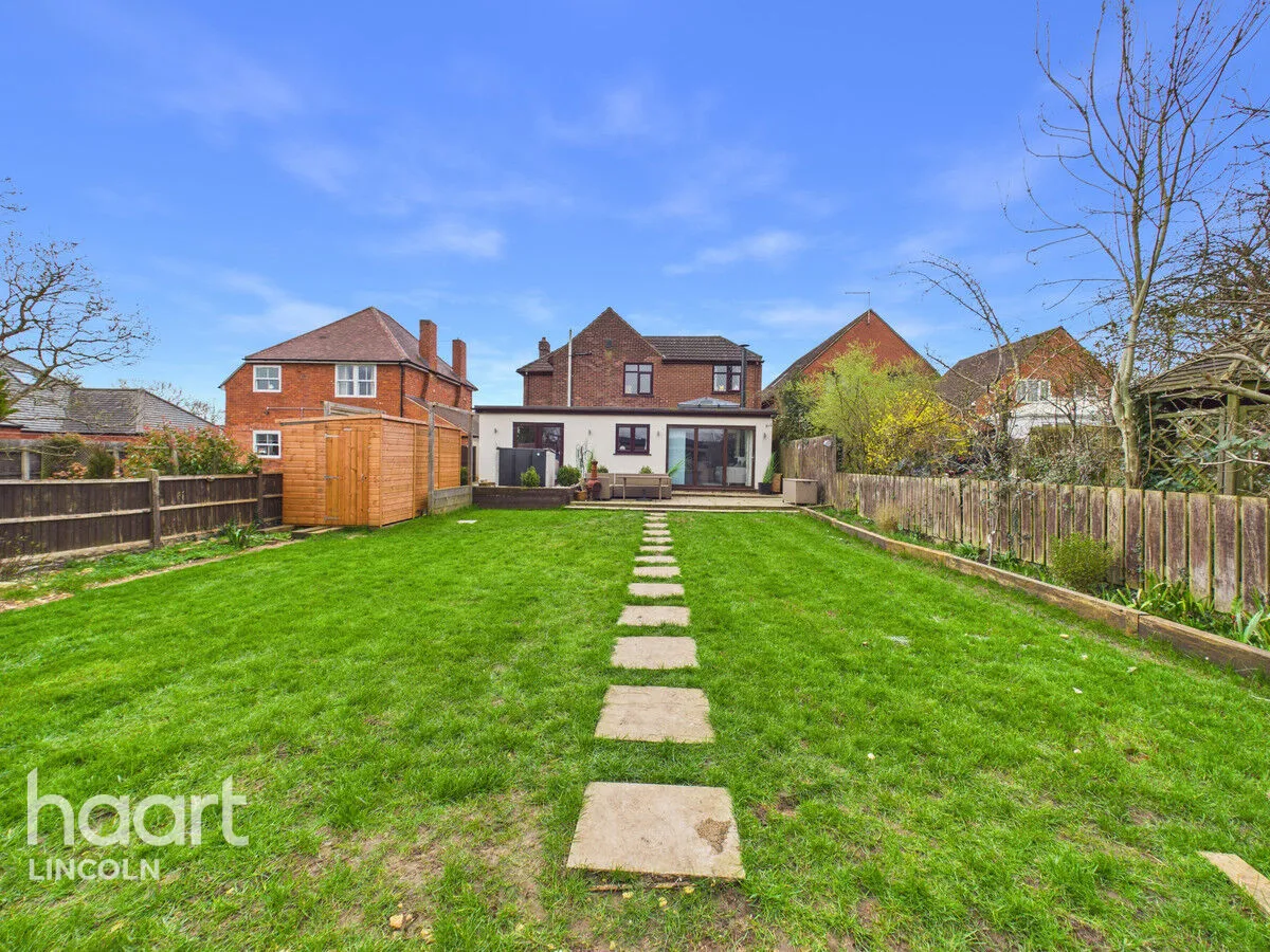 Bunkers Hill, Lincoln, LN2, photo 28