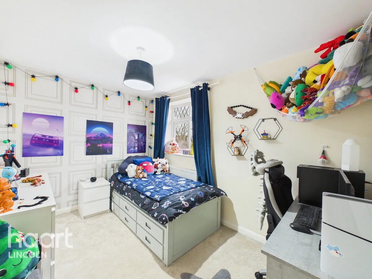 Bunkers Hill, Lincoln, LN2, photo 21