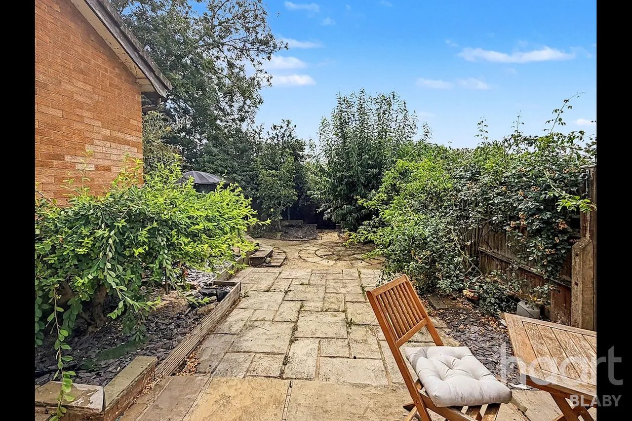 Barn Close, Wigston, LE18, photo 12
